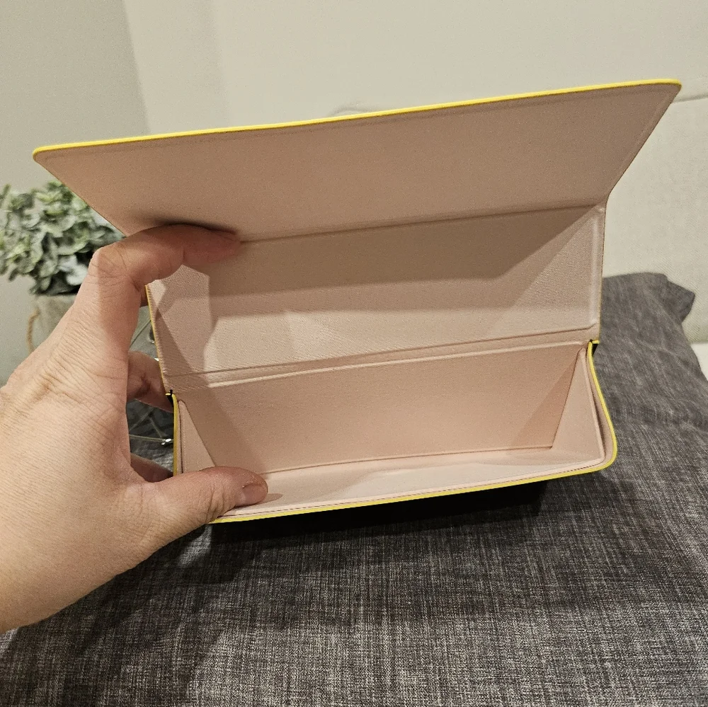 Almost new Fendi logo sunglasses
